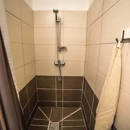 Hostel Glycerin Νίτρα