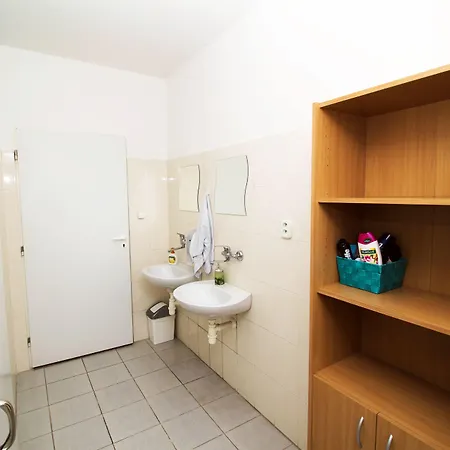 Glycerin Hostel Νίτρα