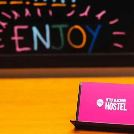 Glycerin אכסניה ניטרה